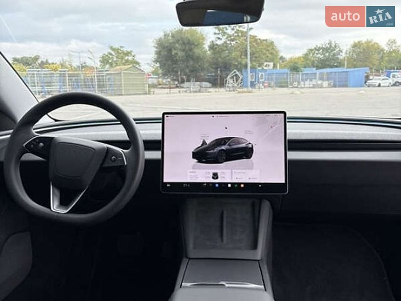 Седан Tesla Model 3 2024 в Києві