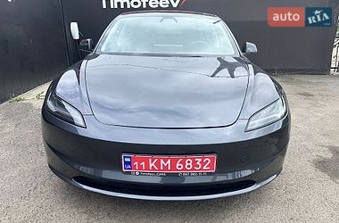 Седан Tesla Model 3 2025 в Киеве