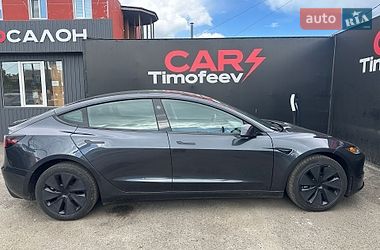 Седан Tesla Model 3 2025 в Киеве