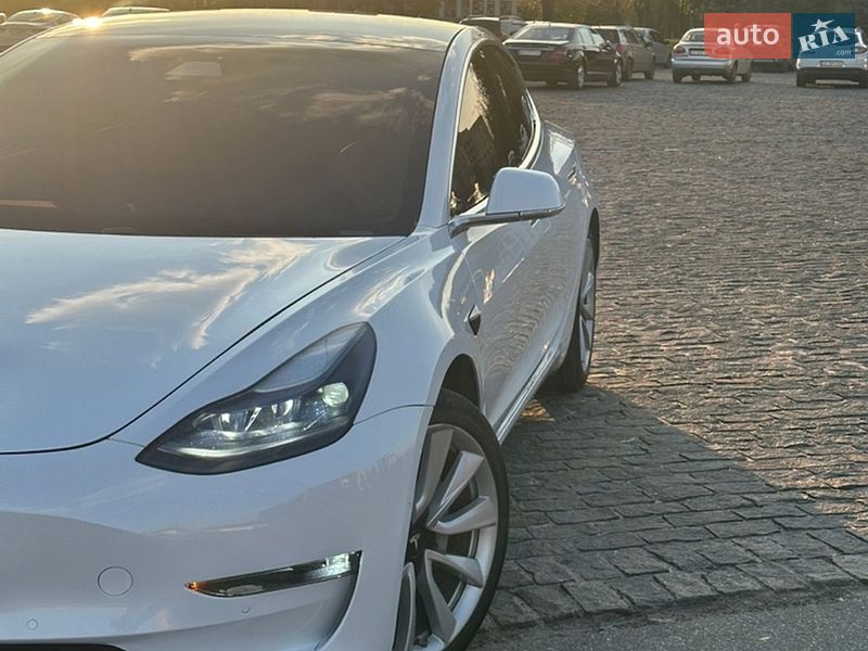 Седан Tesla Model 3 2020 в Харькове
