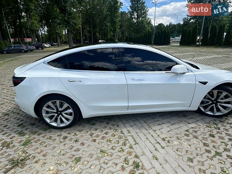 Седан Tesla Model 3 2020 в Харькове