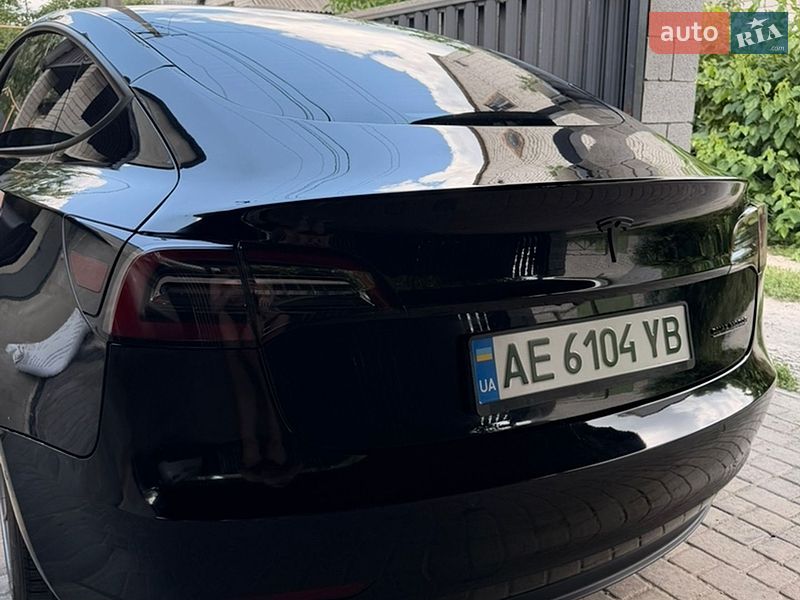 Седан Tesla Model 3 2022 в Днепре