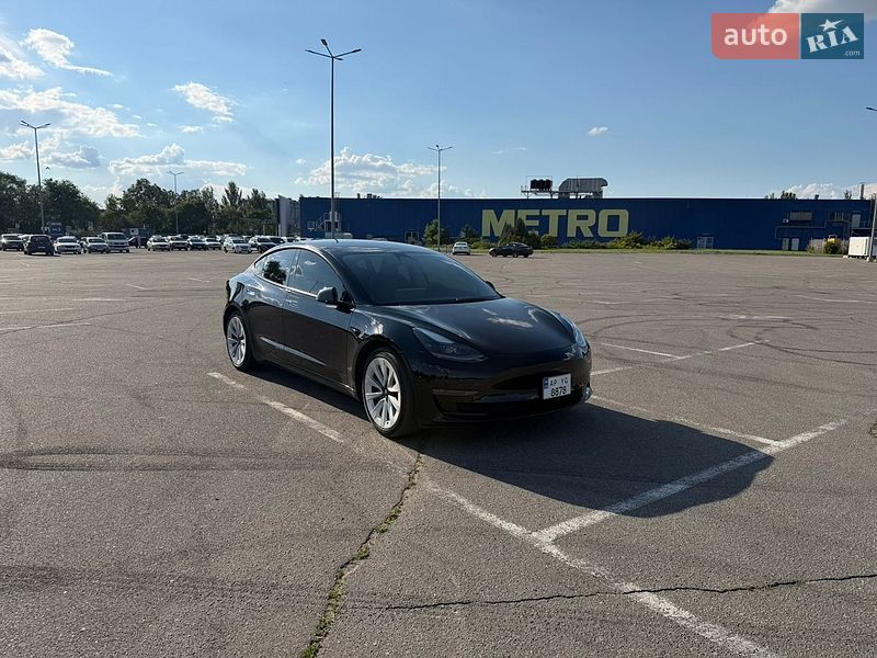 Седан Tesla Model 3 2022 в Днепре