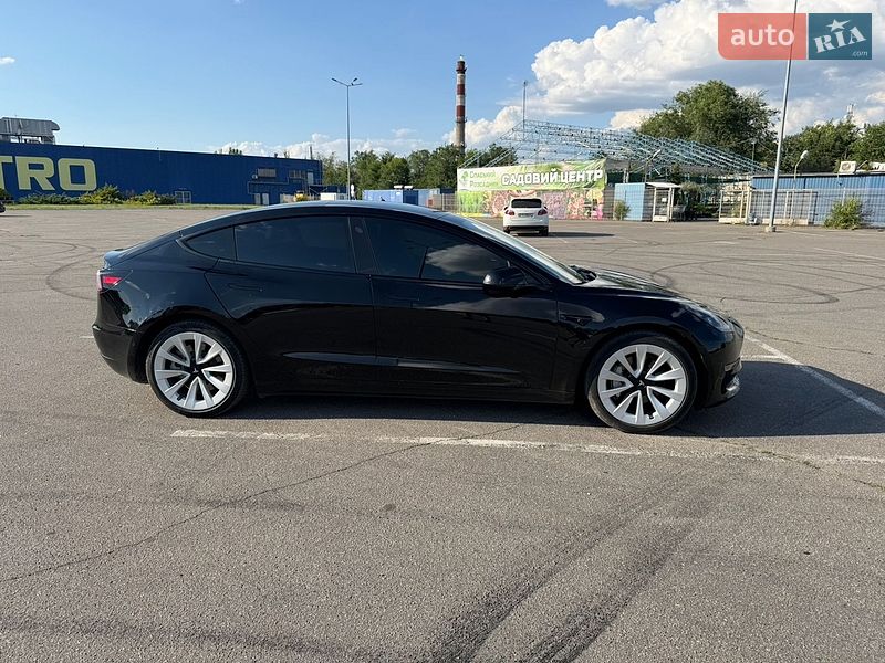 Седан Tesla Model 3 2022 в Днепре
