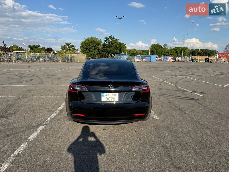 Седан Tesla Model 3 2022 в Днепре