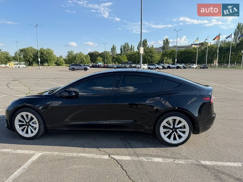 Седан Tesla Model 3 2022 в Днепре