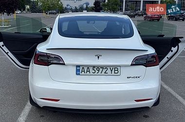 Седан Tesla Model 3 2023 в Броварах
