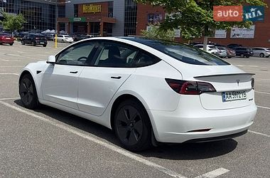 Седан Tesla Model 3 2023 в Броварах