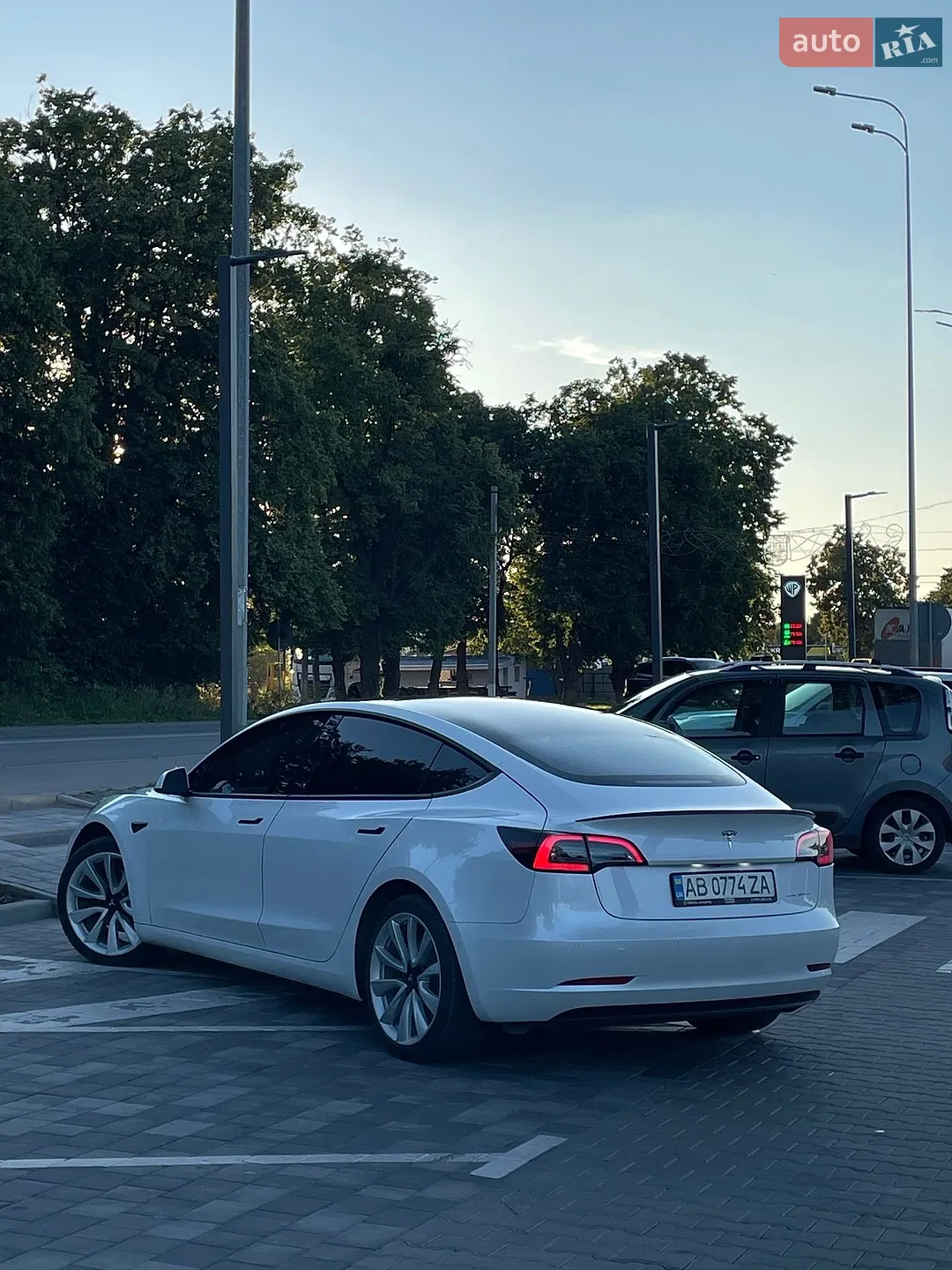 2021 Tesla Model 3 - мініатюра 3