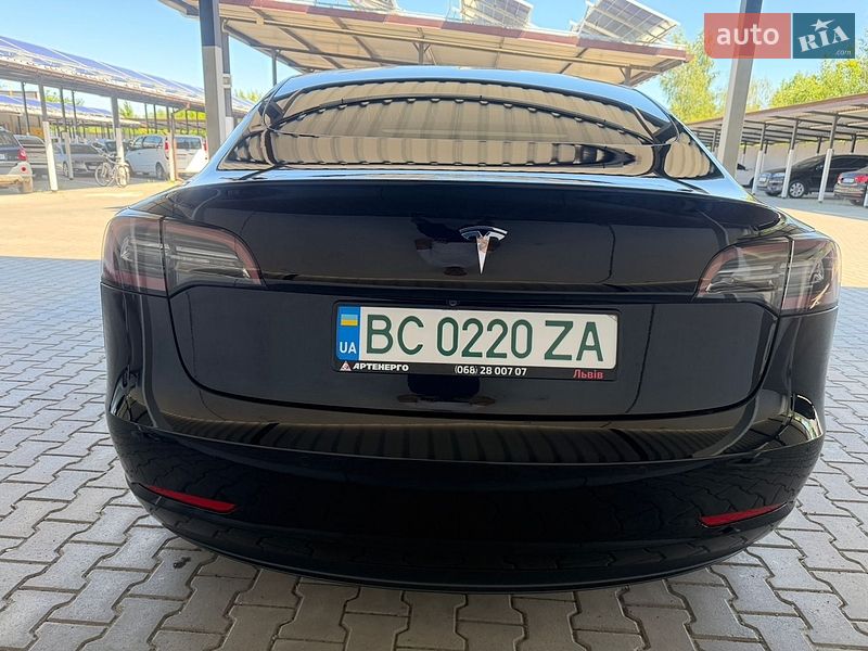 Седан Tesla Model 3 2019 в Шептицькому