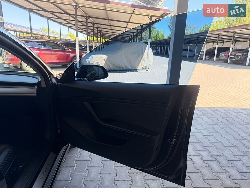 Седан Tesla Model 3 2019 в Шептицькому