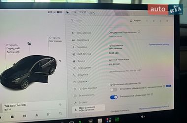 Седан Tesla Model 3 2019 в Шептицькому