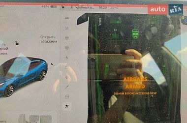 Седан Tesla Model 3 2020 в Житомирі