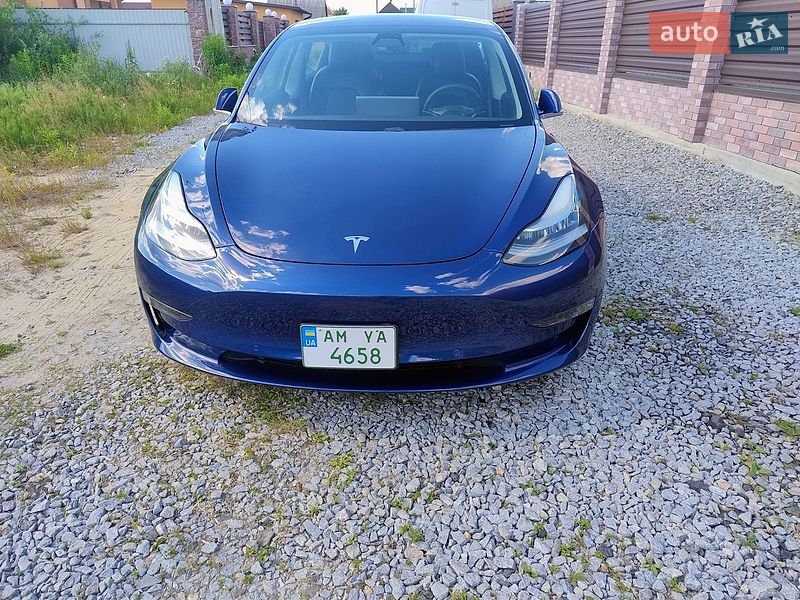 Седан Tesla Model 3 2020 в Житомирі
