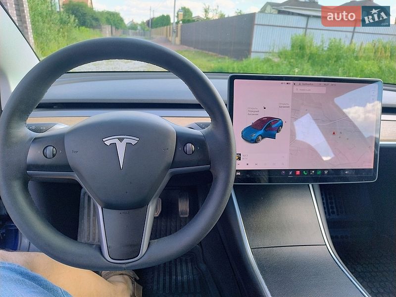 Седан Tesla Model 3 2020 в Житомирі
