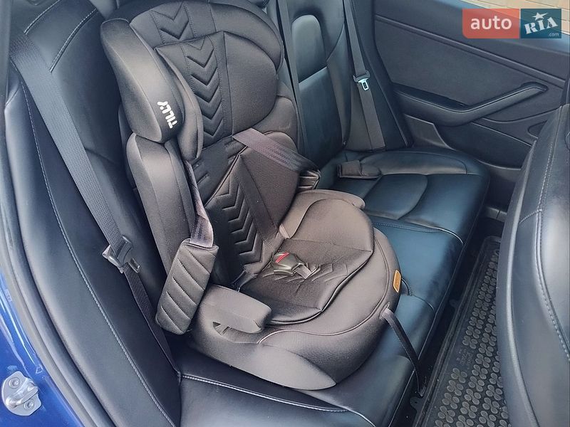Седан Tesla Model 3 2020 в Житомирі