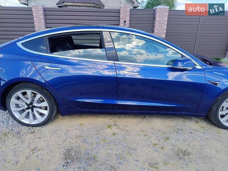Седан Tesla Model 3 2020 в Житомирі