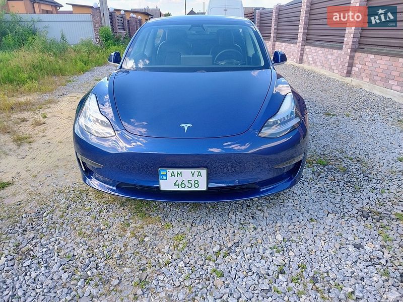 Седан Tesla Model 3 2020 в Житомирі