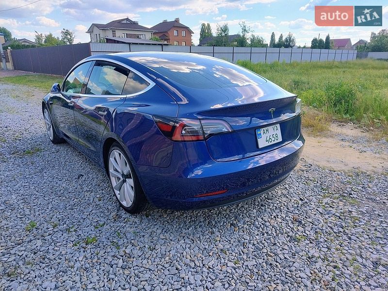 Седан Tesla Model 3 2020 в Житомирі