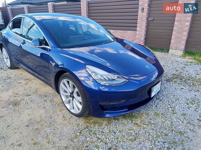 Седан Tesla Model 3 2020 в Житомирі