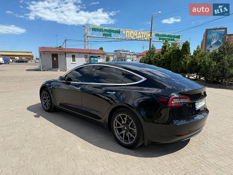 Седан Tesla Model 3 2018 в Одессе