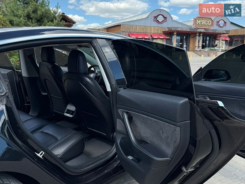 Седан Tesla Model 3 2018 в Одессе