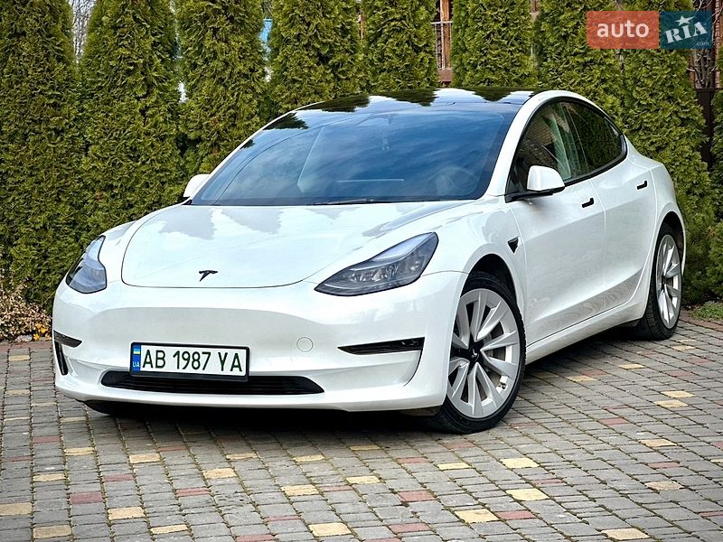 Седан Tesla Model 3 2022 в Вінниці