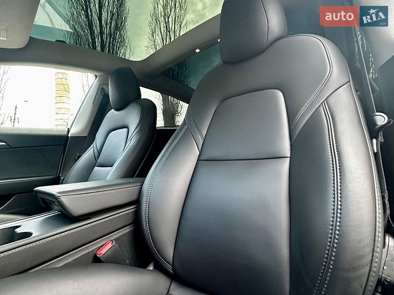 Седан Tesla Model 3 2022 в Вінниці