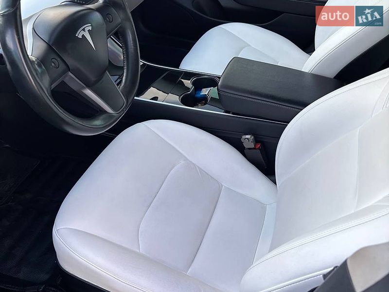 Седан Tesla Model 3 2018 в Харькове