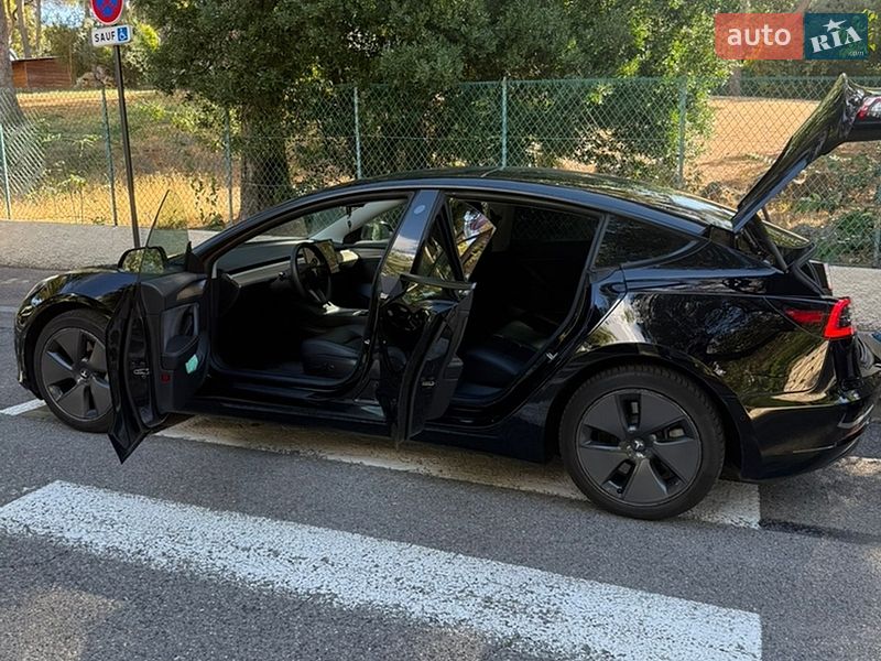 Седан Tesla Model 3 2022 в Ивано-Франковске