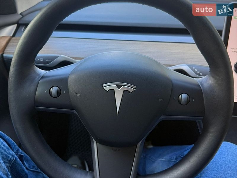 Седан Tesla Model 3 2022 в Ивано-Франковске