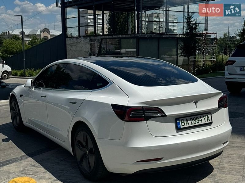 Седан Tesla Model 3 2019 в Кропивницком