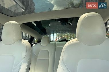 Седан Tesla Model 3 2019 в Кропивницком