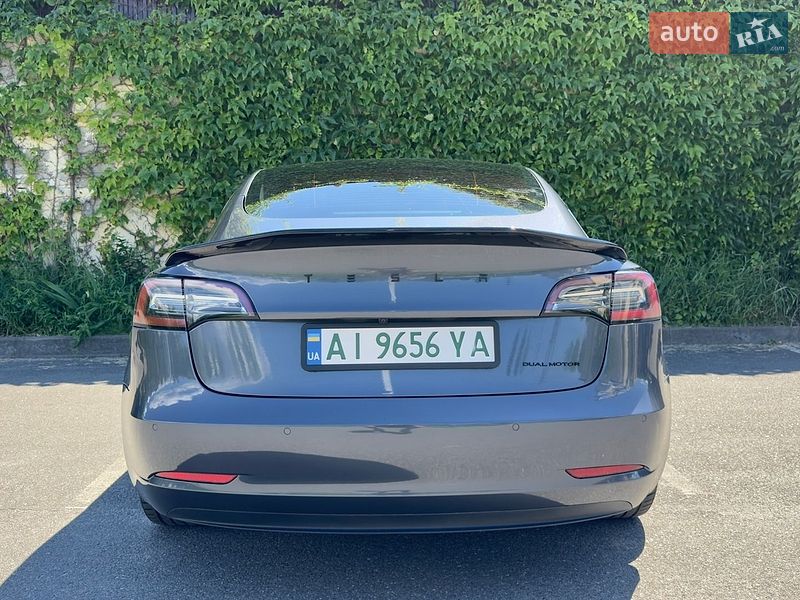 Седан Tesla Model 3 2020 в Вышгороде