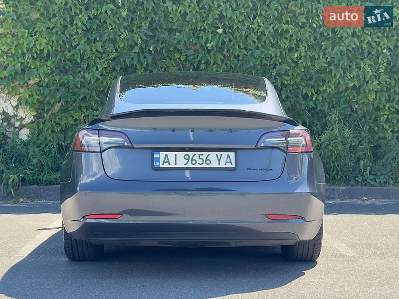 Седан Tesla Model 3 2020 в Вышгороде