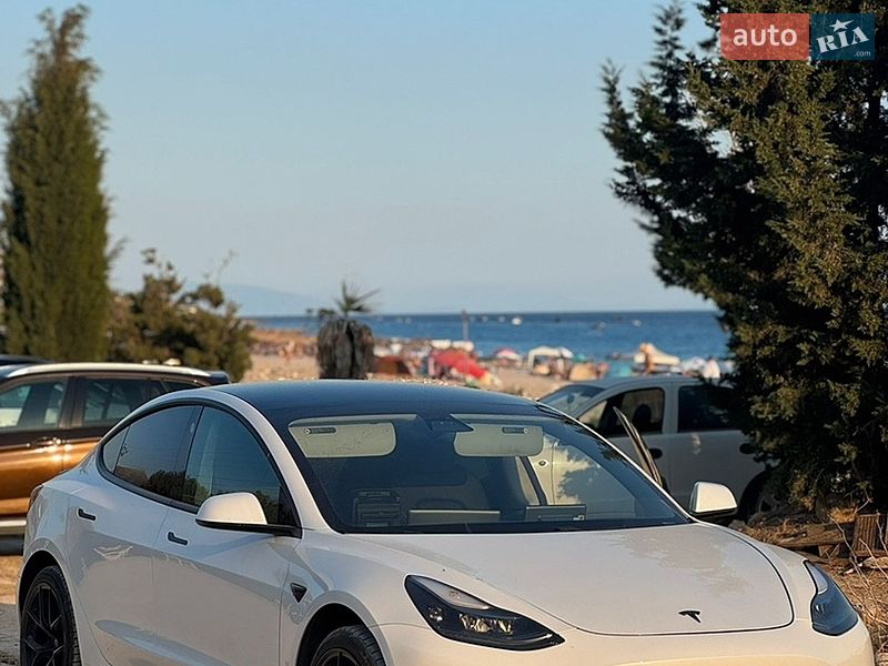 Седан Tesla Model 3 2021 в Харькове