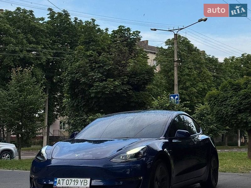 Tesla Model 3 2022