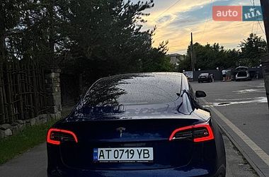 Седан Tesla Model 3 2022 в Калуші