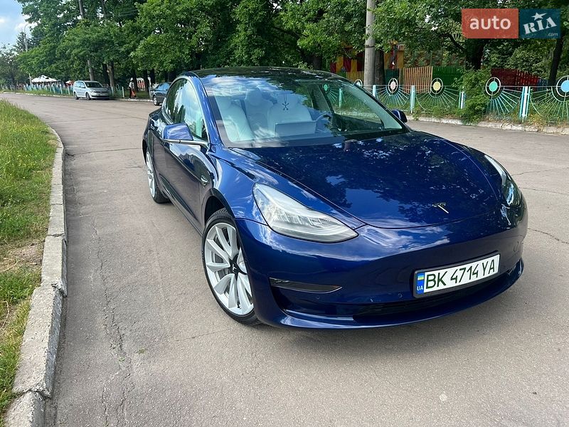 Седан Tesla Model 3 2018 в Ровно фото Седан Tesla Model 3 2018 в Ровно