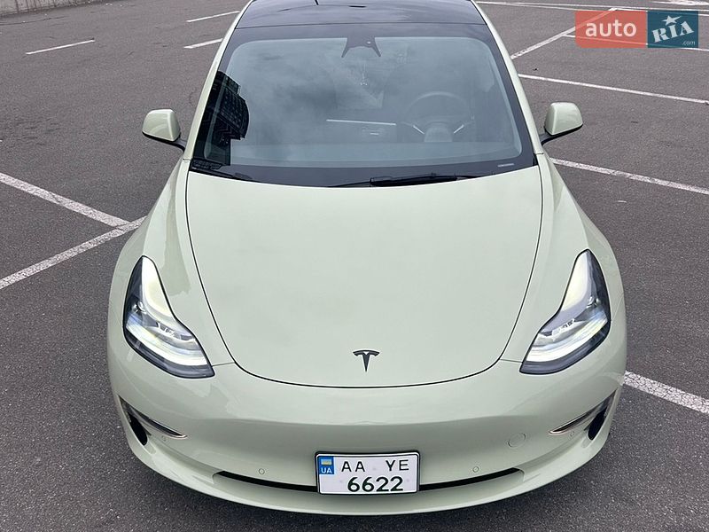 Tesla Model 3 2022