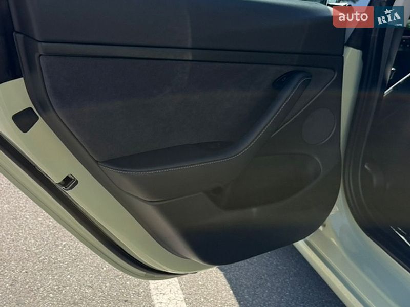 Седан Tesla Model 3 2022 в Киеве фото 32 Седан Tesla Model 3 2022 в Киеве