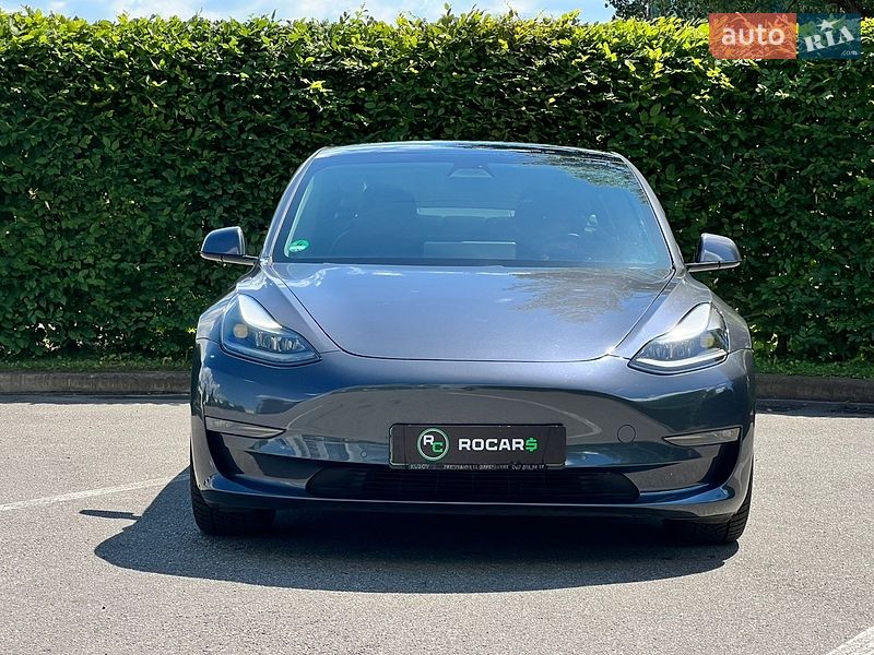 Седан Tesla Model 3 2021 в Києві