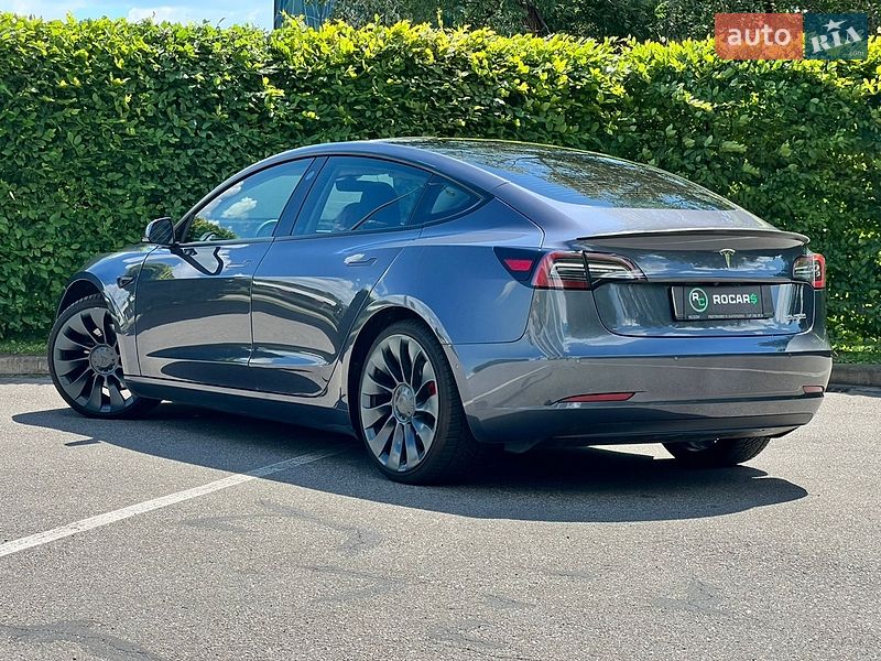 Седан Tesla Model 3 2021 в Києві
