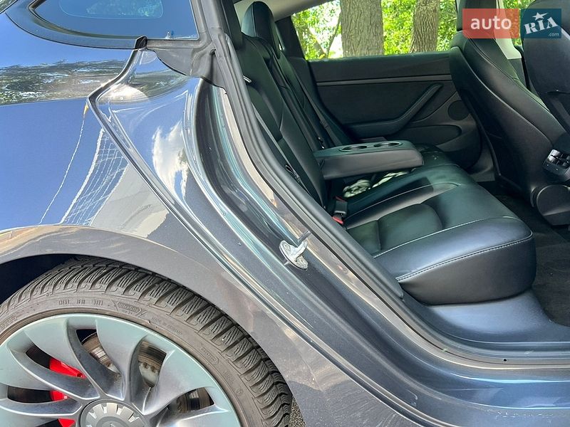 Седан Tesla Model 3 2021 в Києві