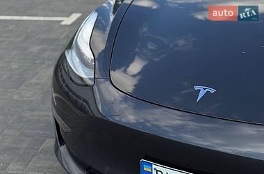Седан Tesla Model 3 2018 в Луцке