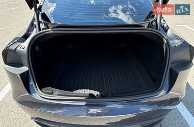 Седан Tesla Model 3 2025 в Харкові