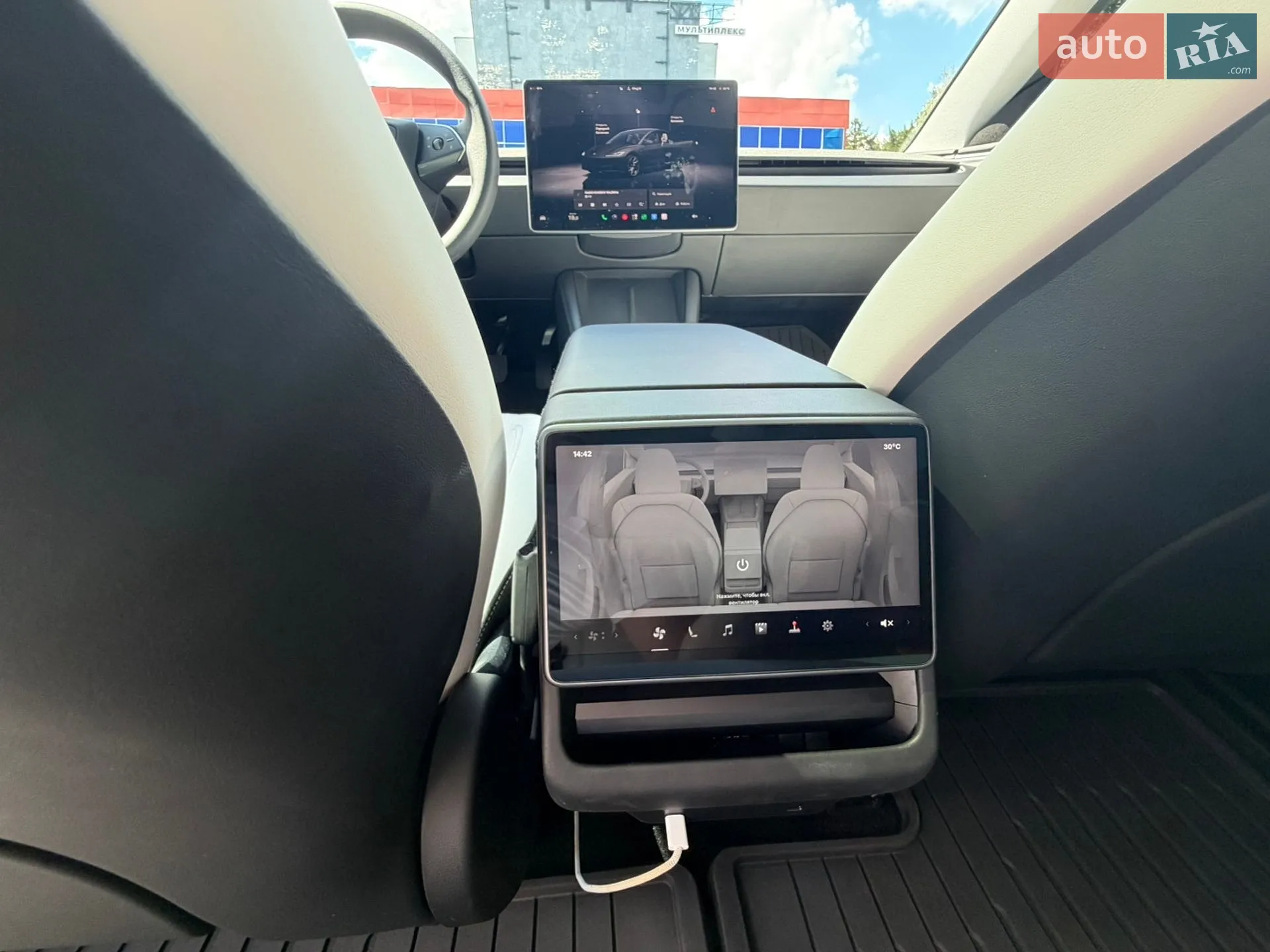 2025 Tesla Model 3 - мініатюра 14