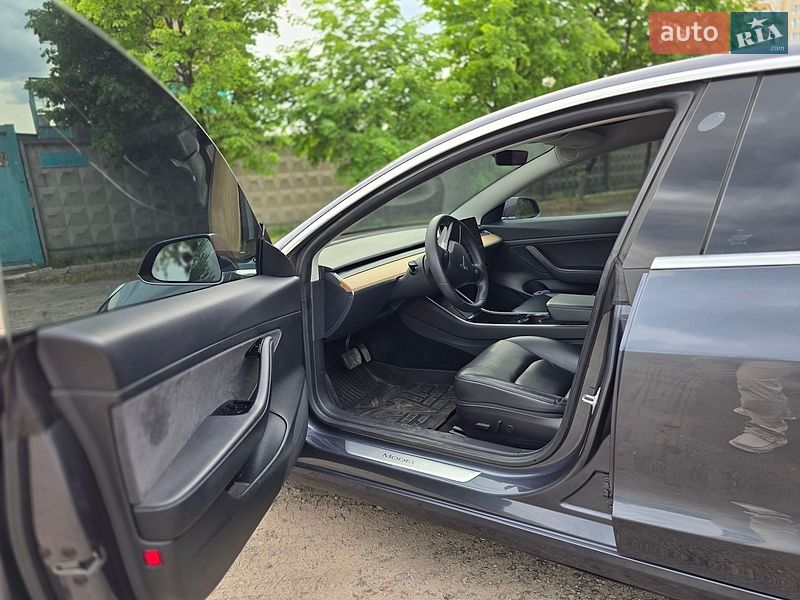 Седан Tesla Model 3 2020 в Киеве фото 10 Седан Tesla Model 3 2020 в Киеве
