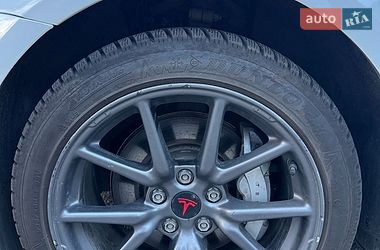 Седан Tesla Model 3 2020 в Киеве