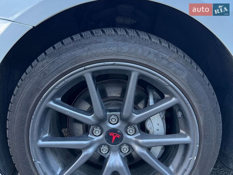 Седан Tesla Model 3 2020 в Киеве